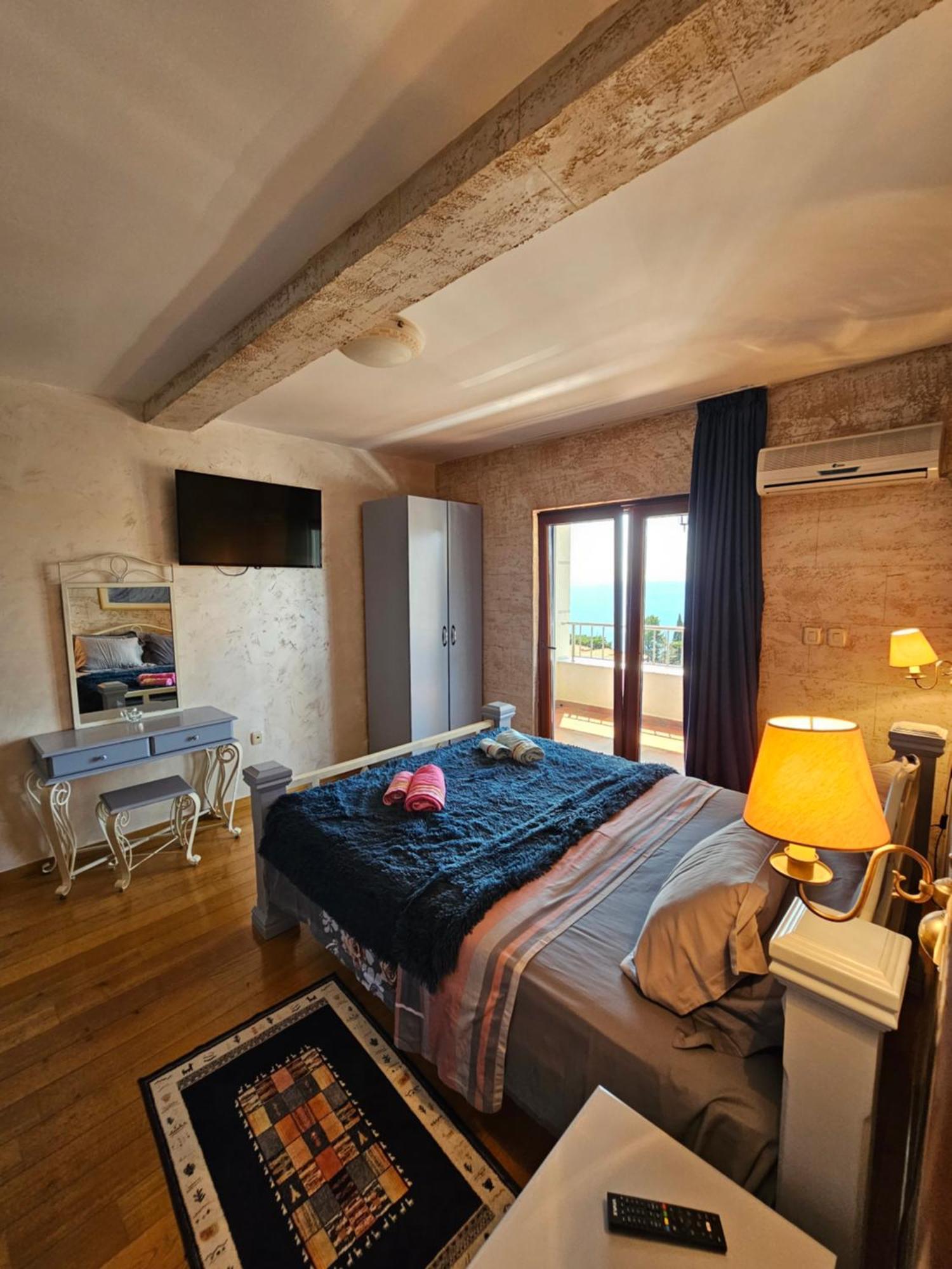 Medin Apartments Bluvista Petrovac ภายนอก รูปภาพ